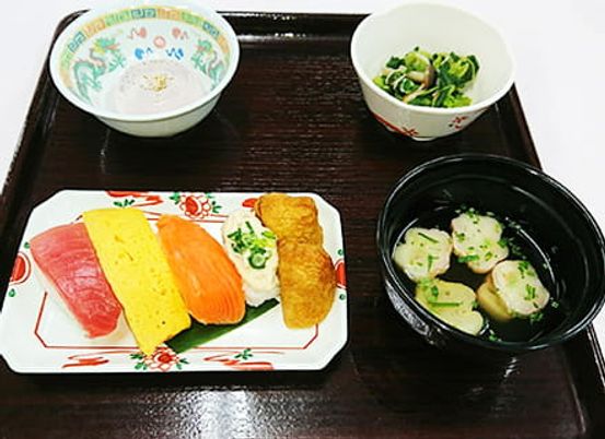食事トレイ