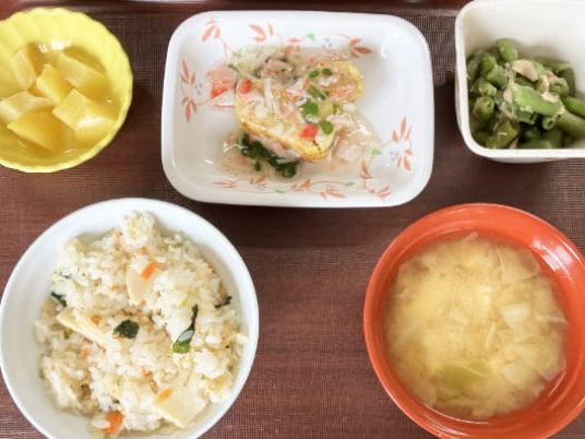 ** 懐石料理の提供