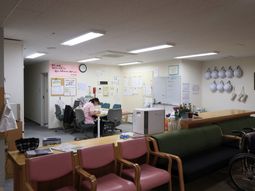 スタッフの事務作業風景