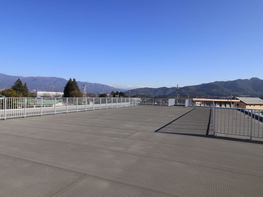 広々とした屋上空間