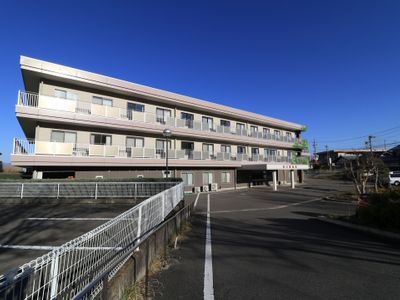 晴れた日の外観