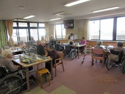 広々とした食堂の様子