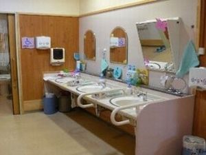 洗面台が並ぶ洗面台  