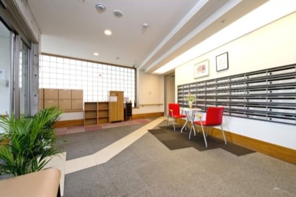 快適なスタッフロビーの様子
