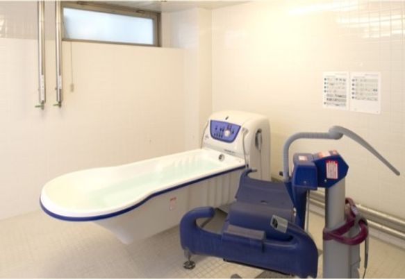 最新設備の浴室スタッフ