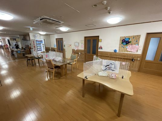 広々としたラウンジ