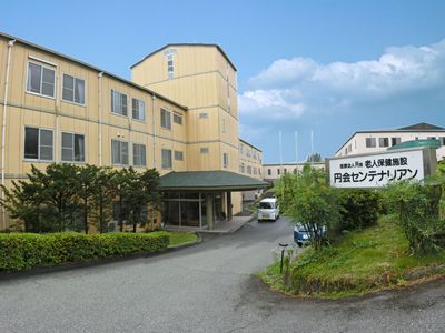 大きな建物のエントランス