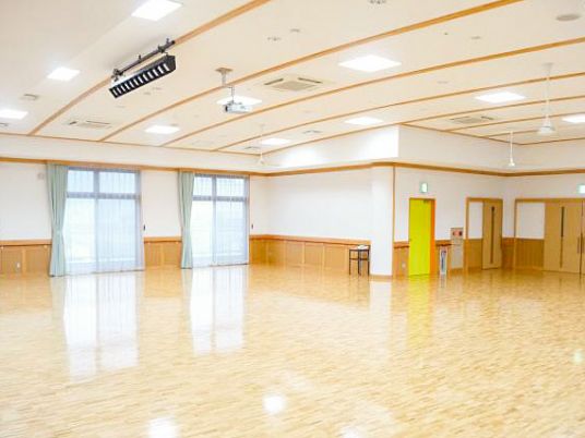 広々とした多目的室