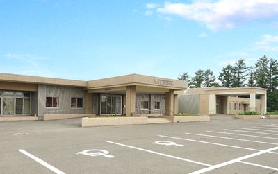 広々とした施設の外観
