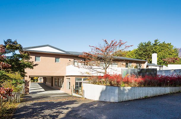 温かな雰囲気の外観