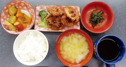彩り豊かな食事例