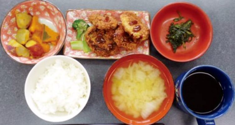 彩り豊かな食事例
