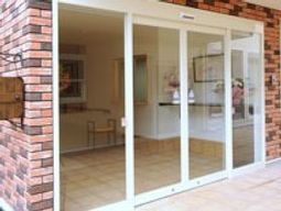 明るいエントランス