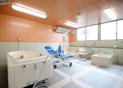 清潔な浴室設備