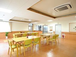 明るいダイニングスペース