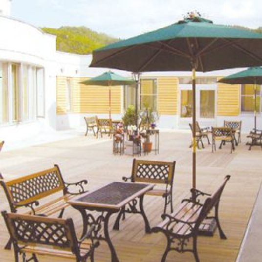 パラソルのあるテラス