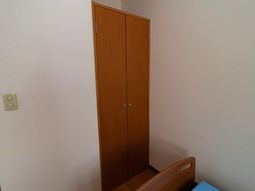 居室の木製クローゼット