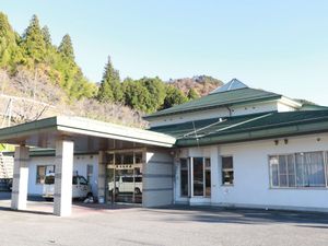 山あいの建物外観  
