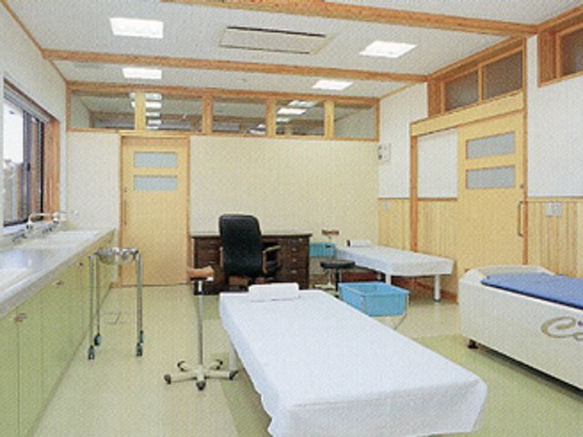 広々とした機能訓練室 機能訓練室 明るく広々とした空間で、リハビリに集中できる快適な環境が整っています。
