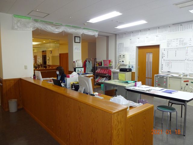 親切なスタッフの存在感受付 フロント 親切なスタッフが常駐する安心の受付です。わからないことは気軽に相談できます。