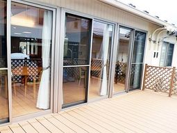 明るいテラスの様子