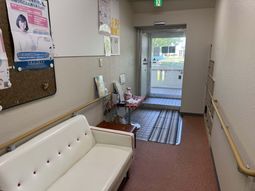 明るい雰囲気の廊下