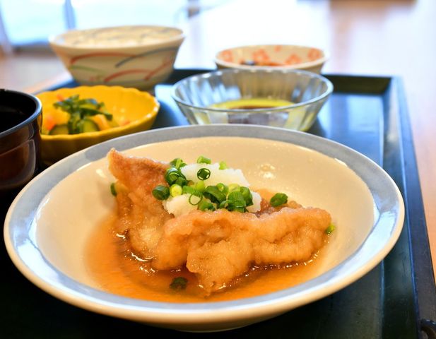 美味しそうな料理 料理 栄養バランスの取れた美味しい食事を提供します。健康サポートに最適なメニューです。