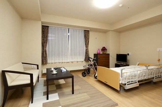 くつろげる広々とした居室 居室 プライバシーを確保した落ち着いた空間で、ゆったりとくつろげる設備があります。