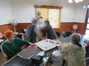 共有ダイニングでの憩い