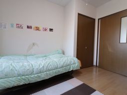 居室のシンプルな内観