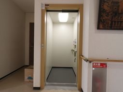 廊下と部屋の入口