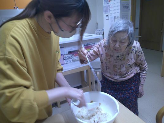 活動する人々の居室
