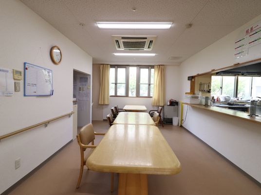 広々としたダイニングルーム