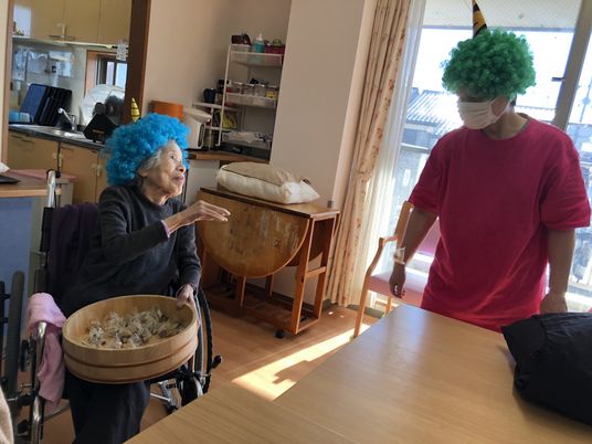 笑顔溢れるケアシーン