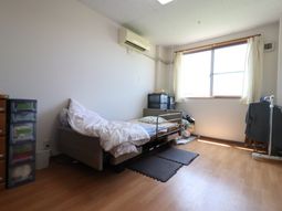 落ち着いた居室の様子