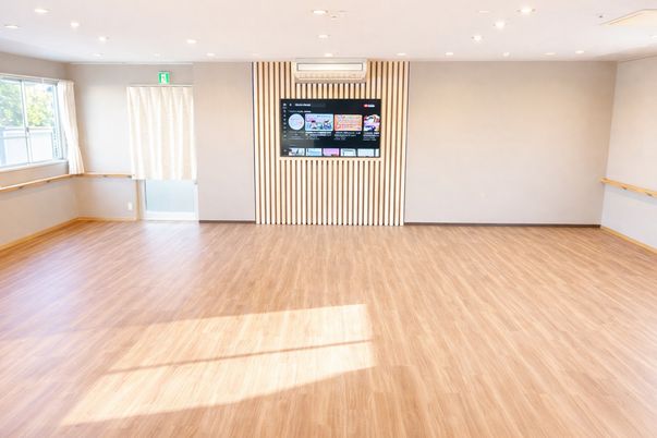 明るい室内のラウンジ