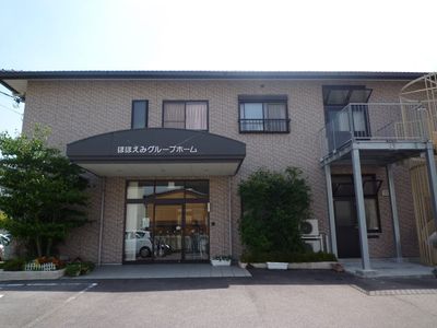 施設のエントランス
