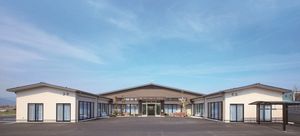 広々とした建物の外観