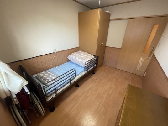 落ち着いた雰囲気の居室