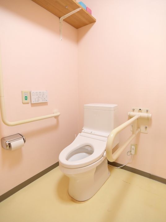 バリアフリーのトイレ設備