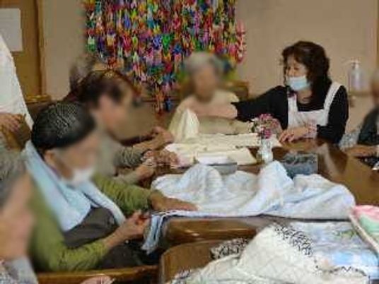 裁縫を楽しむ様子の部屋