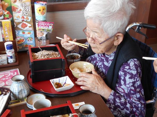 和やかな食事の様子
