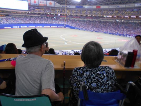 観客席からの試合観戦