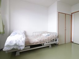 シンプルな個室の居室