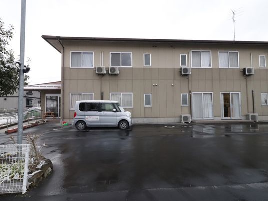 機能室前の駐車場