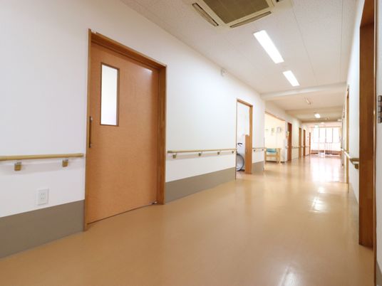 廊下の清潔な空間