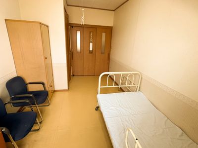 簡素な居室