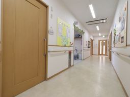 清潔感ある廊下の様子