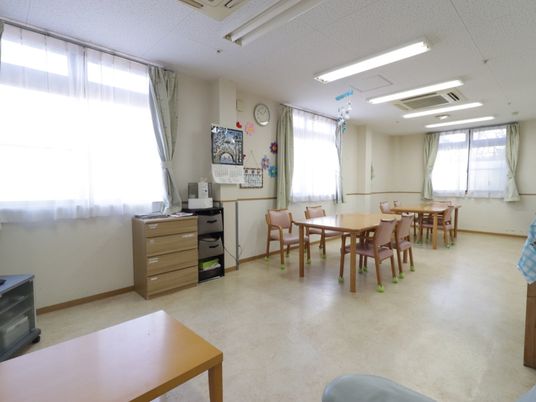 清潔で明るいダイニング