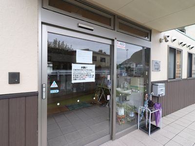 エントランスの自動ドア